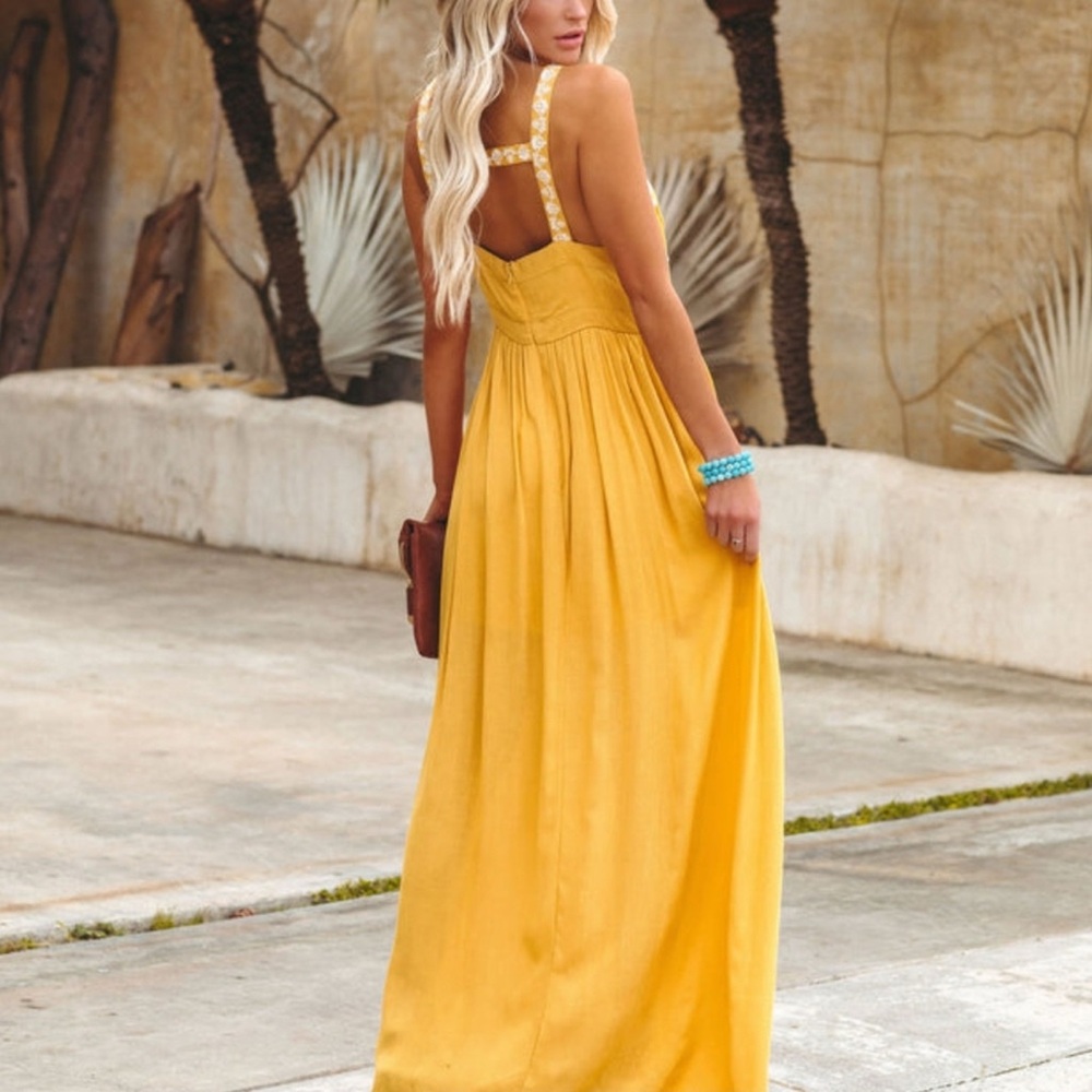 Yellow Halter Neck Sleeveless Sundress - Picture 5 of 5